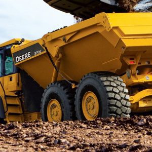 Аренда самосвала «John Deere 370E»