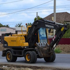 Аренда колесного гpeйфepного экскаватора «Volvo EW145B Prime»